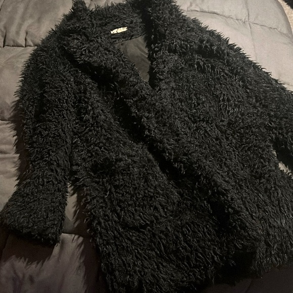 Oversizedd furry jacket - Picture 1 of 3